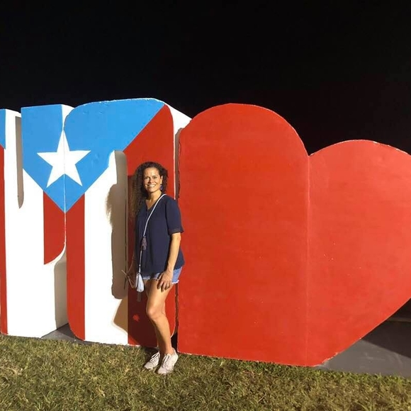 Meet your Posher, Deborah - Picture 1 of 1